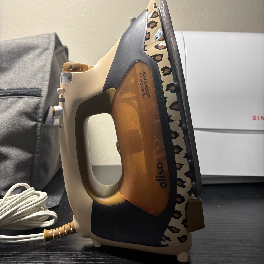 Oliso x Mimi G Leopard Print Smart Iron